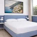 Corso Italia 4*