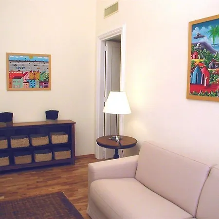 Πανσιόν Corso Italia 4*